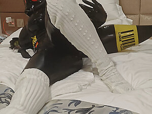 In order to celebrate the birthday of the host, a dildo was prepared, and the host was also very happy